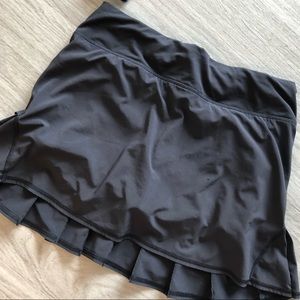 LuLu Lemon off the pleats skirt